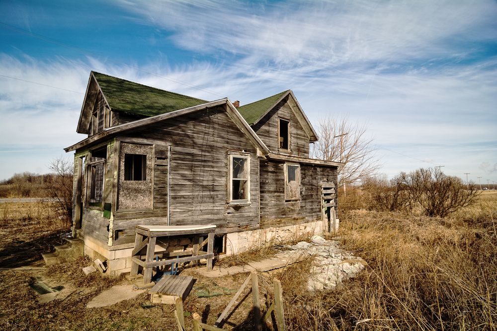 Photo of an old abandoned house
