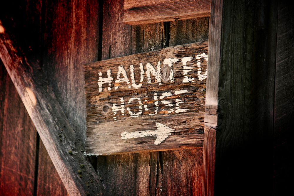 A History Of Halloween Haunted Houses